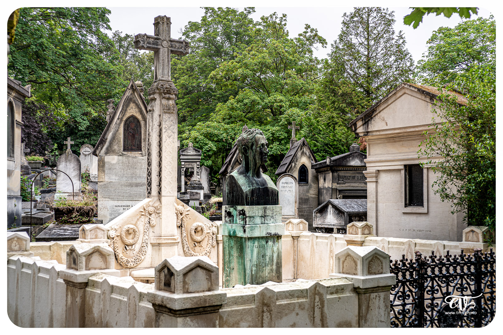 PERE LACHAISE