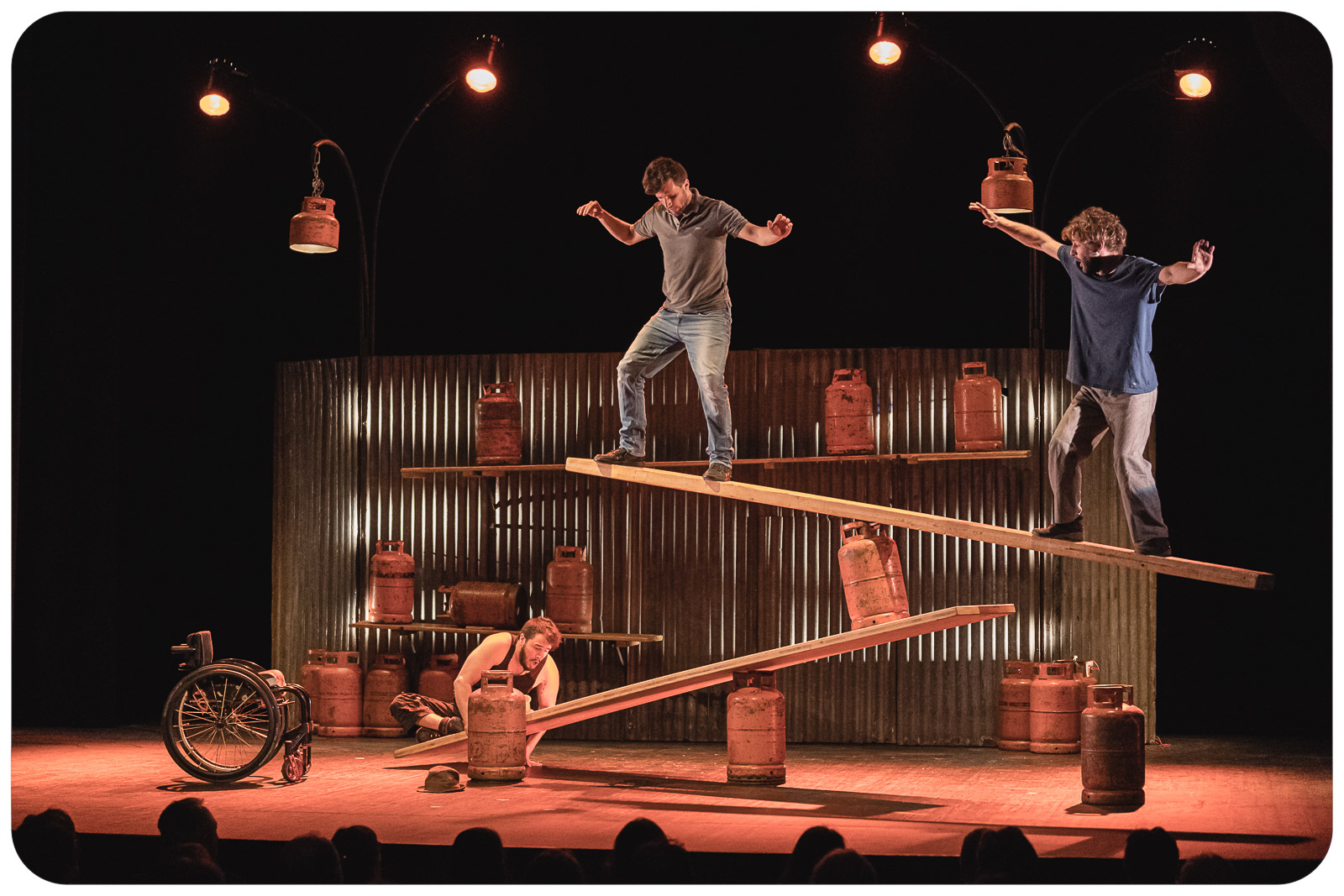 EXTREMITÉS (CIE CIRQUE INEXTREMISTE)