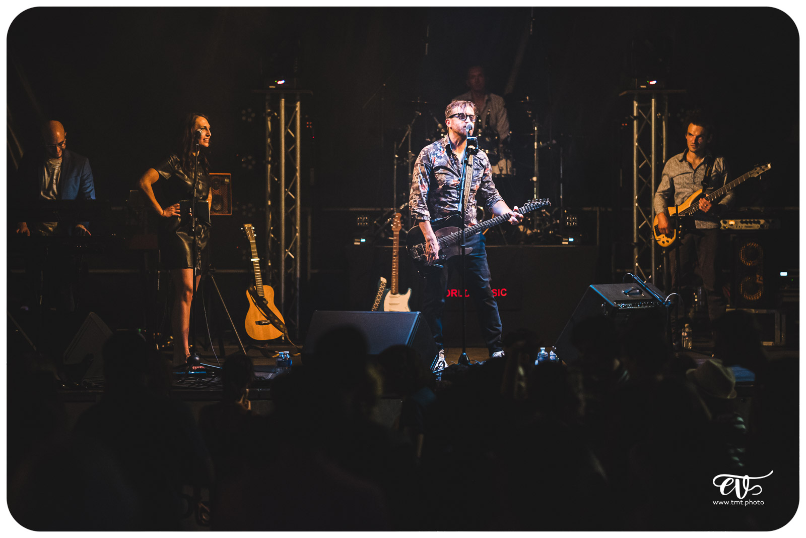 IL SUFFIRA... D'UNE SCENE